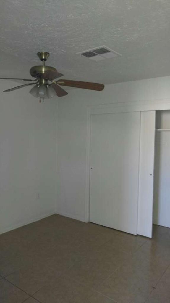 Building Photo - 4 bedroom in PHOENIX AZ 85009