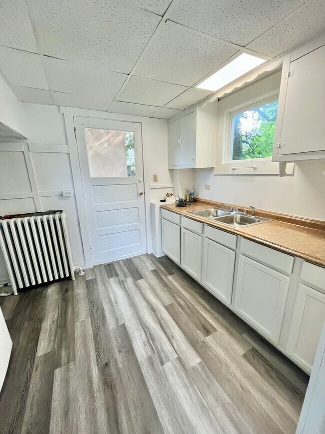 Building Photo - 2 Bedroom Single-Family Home in Bellefonte – Available August 1