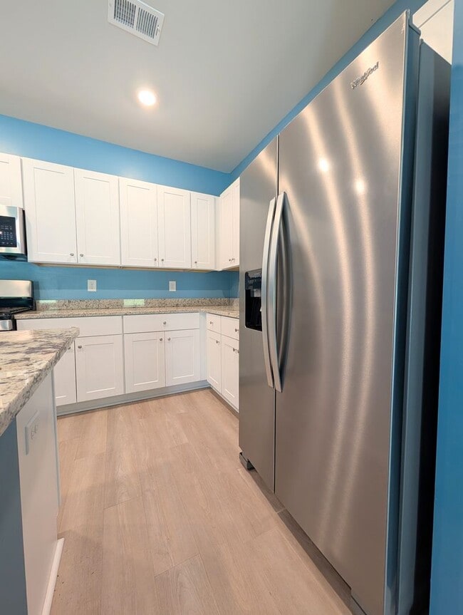 Building Photo - Charming 3-Bed, 2-Bath Home in Carolina Lakes - Long Term Rental