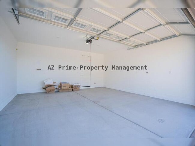 Building Photo - 2942 N 98th Ln