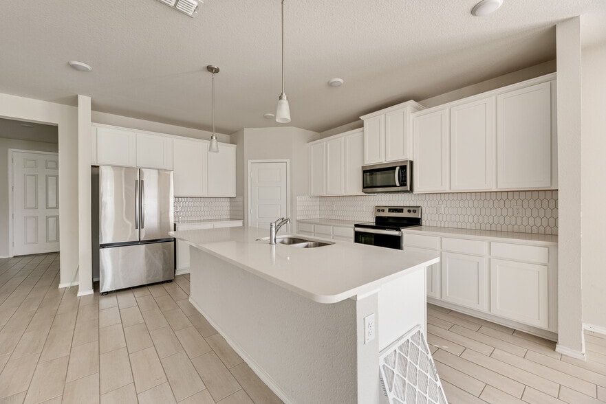 Building Photo - 5913 Hopkins Dr