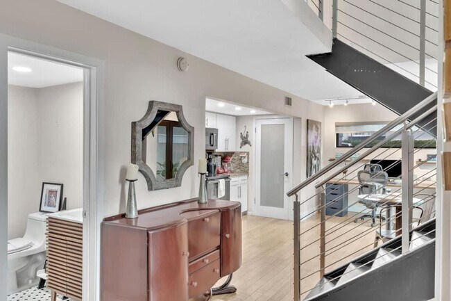 Building Photo - 2990 SW 30th Ct
