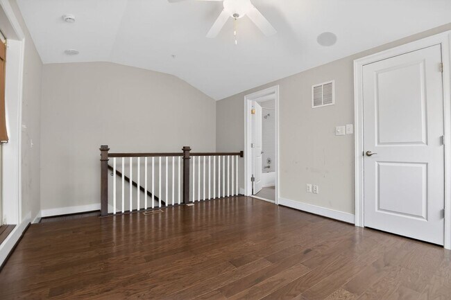 Building Photo - 2179 Half Moon Pl NE