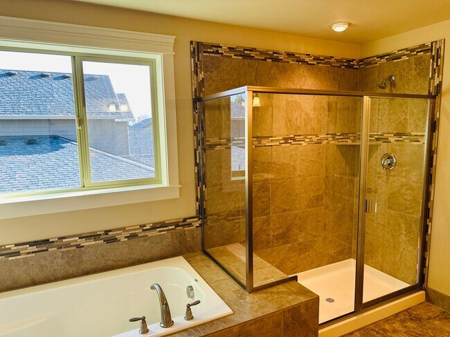 Building Photo - Beautiful Custom Felida Home