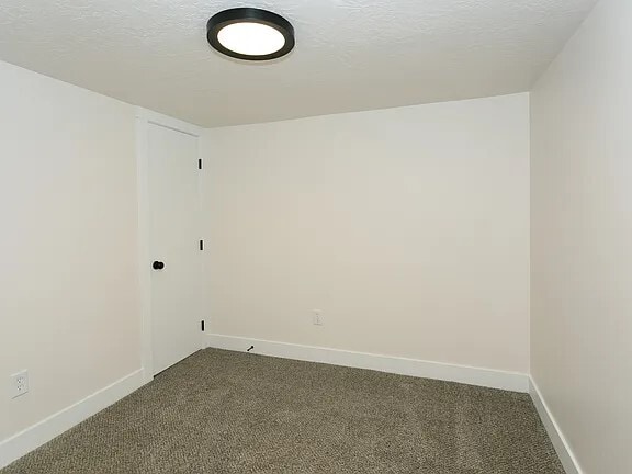 Building Photo - 348 N 200 W