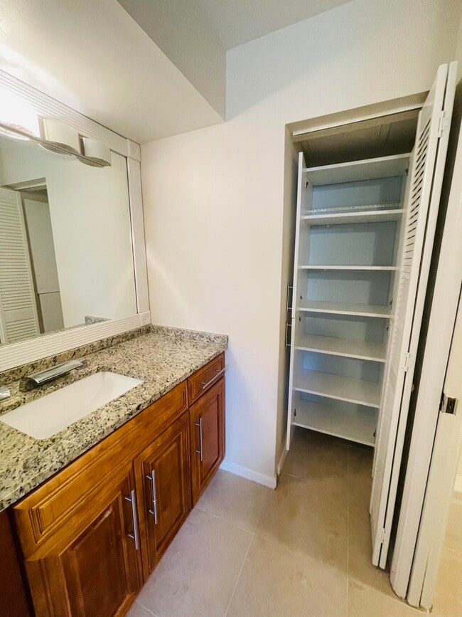 Building Photo - 1743 Village Blvd