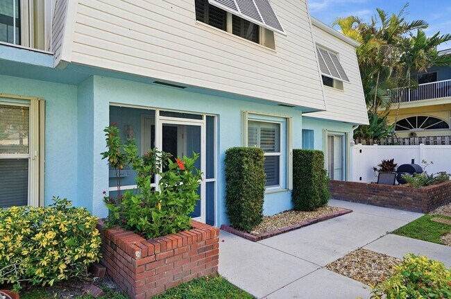 Building Photo - 842 SE 19th Ave