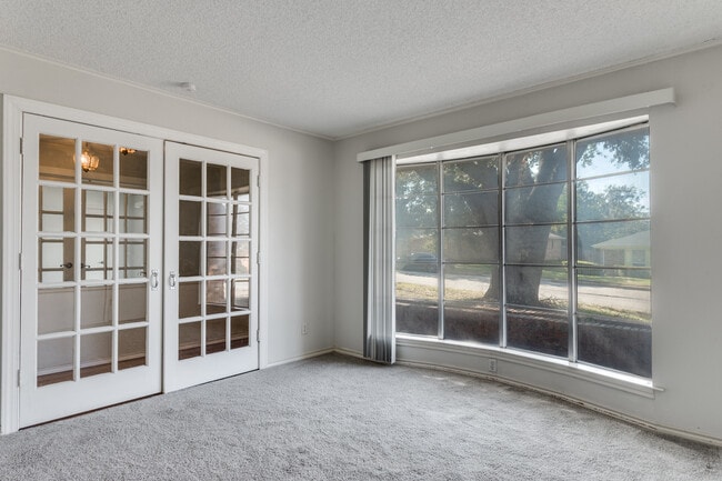 Building Photo - 6801 Lancelot Ct