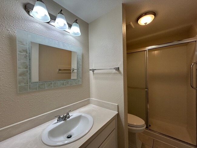 Building Photo - Sought after Concord Crossings Community 4...