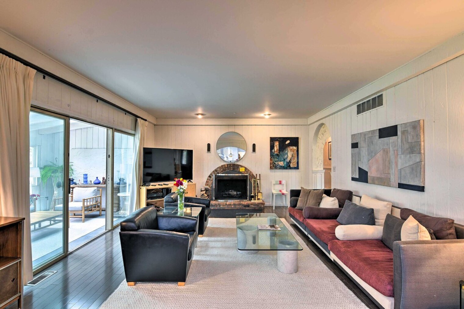 Building Photo - 28 Holiday Dr