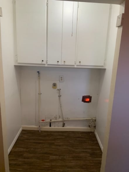 Building Photo - 2026 W Vine Ave