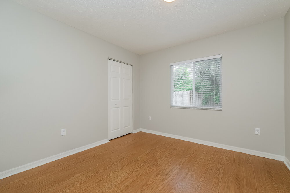 Building Photo - 11027 Kenmore Dr