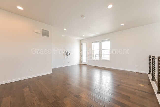 Building Photo - 3603 Mykonos Dr