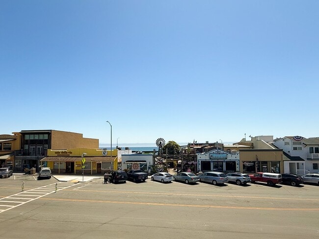 Building Photo - 158 N Ocean Ave