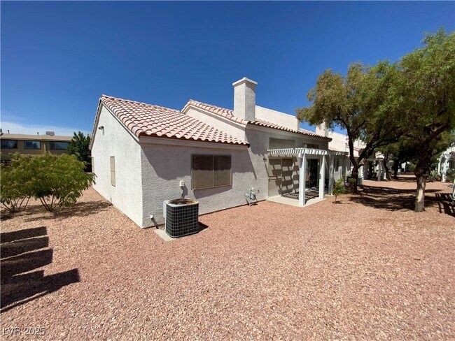 Building Photo - 6469 Blue Blossom Dr