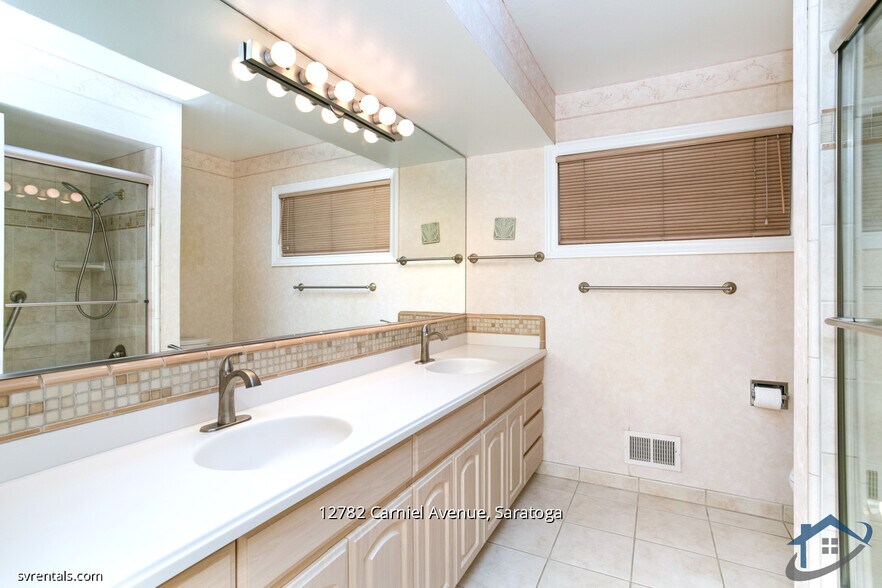 Building Photo - 12782 Carniel Ave