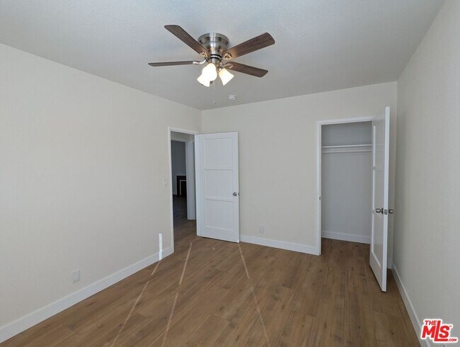 Building Photo - 6208 S Fairfax Ave