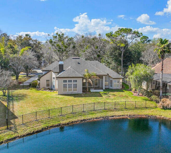 Building Photo - 10061 Vineyard Lake Rd E