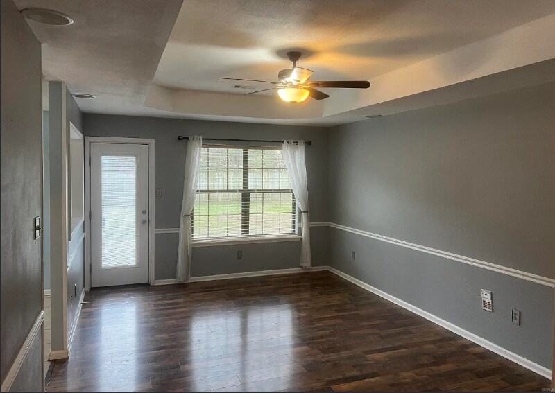 Building Photo - 8 Bridgestone Dr