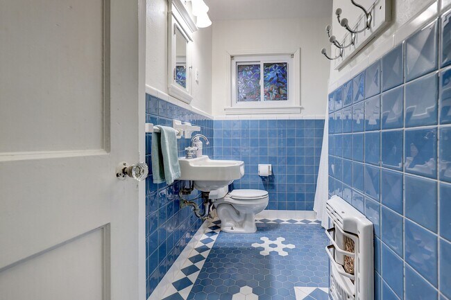 Building Photo - 1070 Lamonte Ln