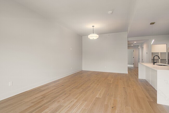 Building Photo - 200 W Gregory Blvd