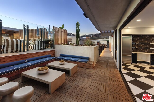 Building Photo - 1250 N Fairfax Ave