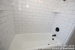 Building Photo - 129 E Ridgewood Ct
