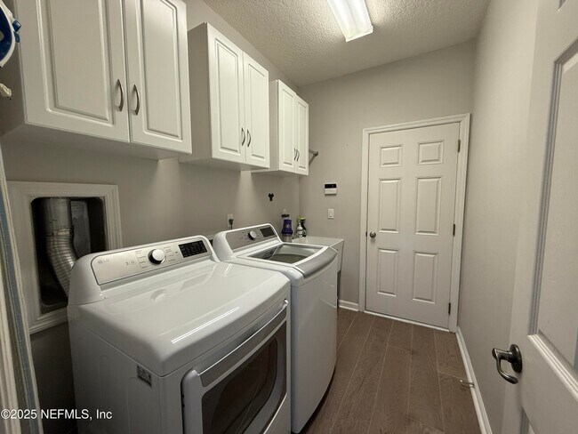 Building Photo - 1010 Garrison Dr