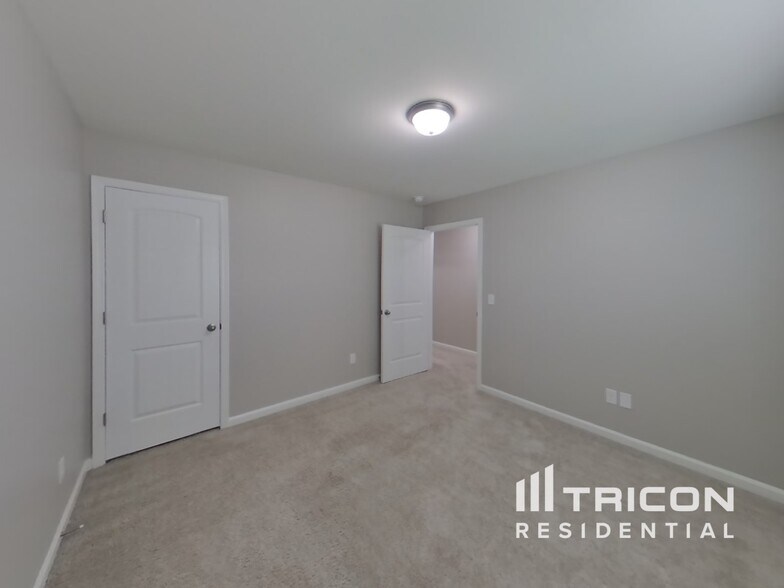 Building Photo - 308 Savannah Hills Dr
