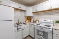 Building Photo - The Jefferson | Renovated 2-Bedroom with C...