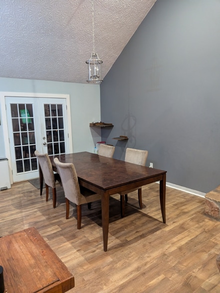 Building Photo - 5845 Shadewater Dr