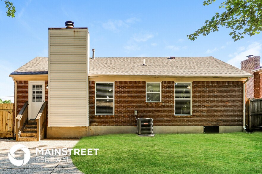 Building Photo - 6900 Applegate Ln