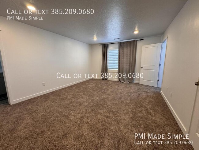 Building Photo - Spacious 3-Bed Townhome with Modern Amenit...