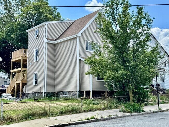 Building Photo - 201 Belmont St