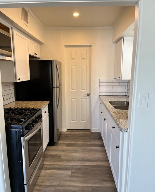 Building Photo - 920 E Montebello Ave