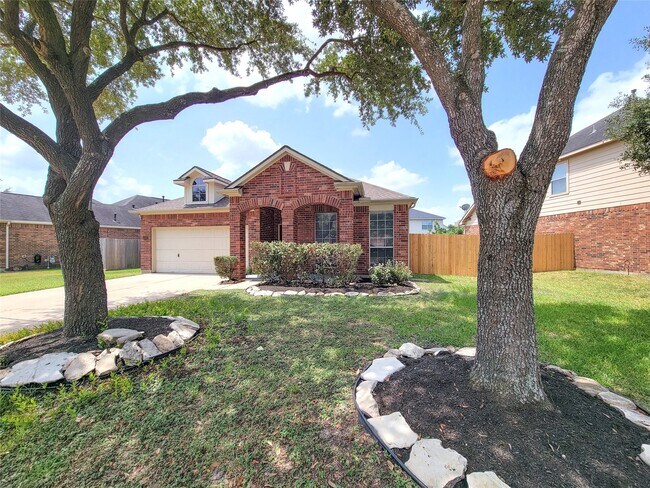 Building Photo - 17207 Mossbriar Ln