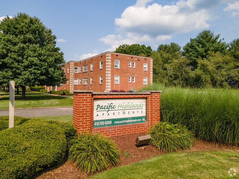 Community entrance - Pacific Highlands Apartments