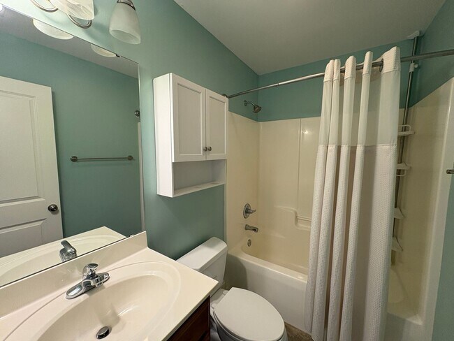 Building Photo - Downtown Greenville Gem – Walk to Dining, Shopping & Entertainment!