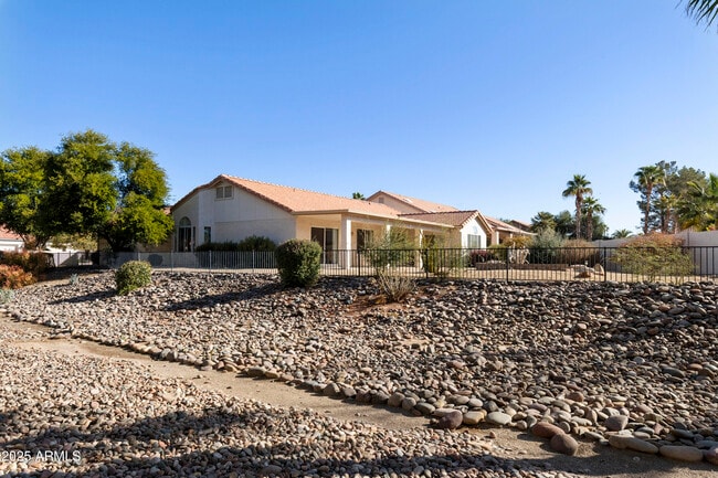 Building Photo - 11115 E Bellflower Ct