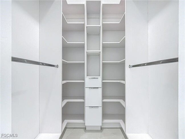 Building Photo - 323 NE 19th Terrace