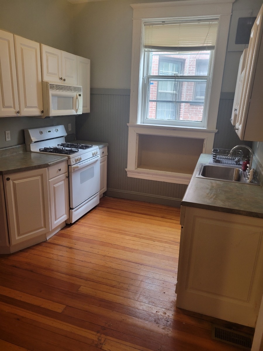 Kitchen with 2 Large Pantries - 6110 Waterman Blvd