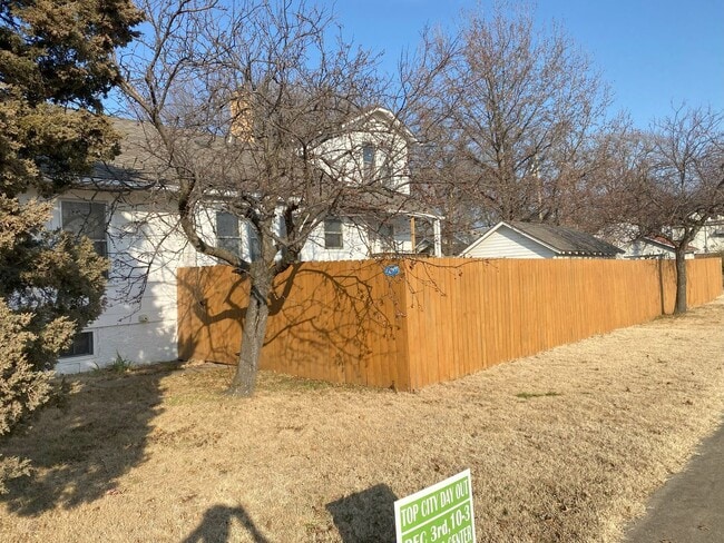 Building Photo - 2080 SW Washburn Ave
