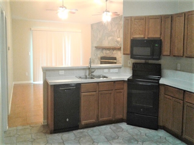 Building Photo - 12407 Hatton Chase Ln E