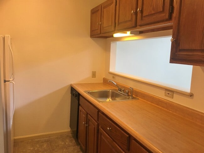 Building Photo - 521 Pine St