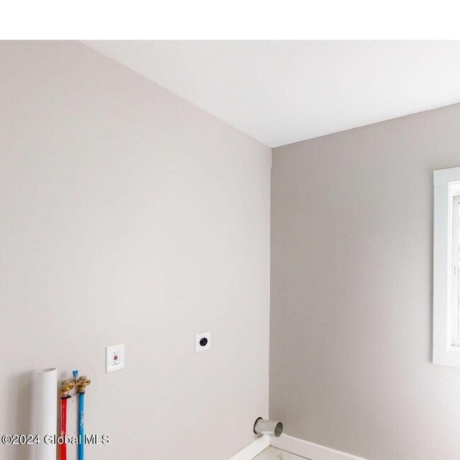 Building Photo - 24 Academy St