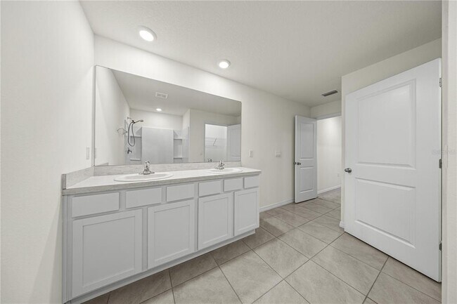 Building Photo - 8748 SW 49th Cir