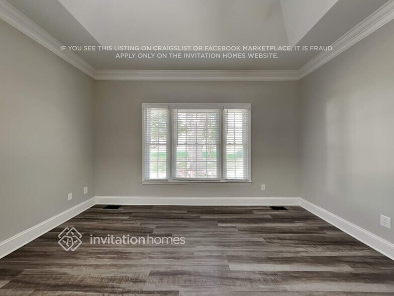 Building Photo - 504 Willowview Dr