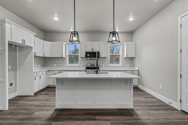 Building Photo - 22010 Redbird Dr