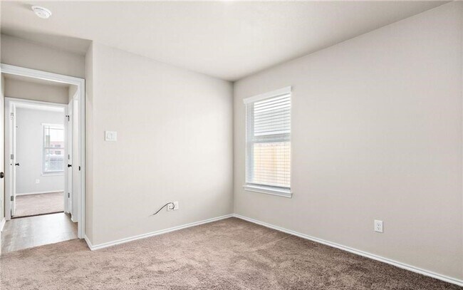 Building Photo - Beautiful Like New Home in Copperas Cove w...