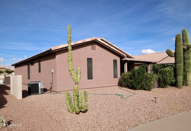 Building Photo - 1373 E Cherry Hills Dr